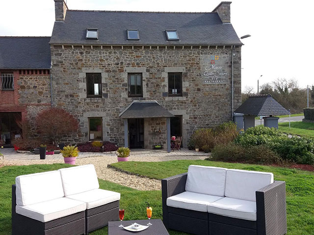 Manoir Le Quatre Saisons : restaurant avec terrasse à Saint-Brieuc près de Plérin (22)